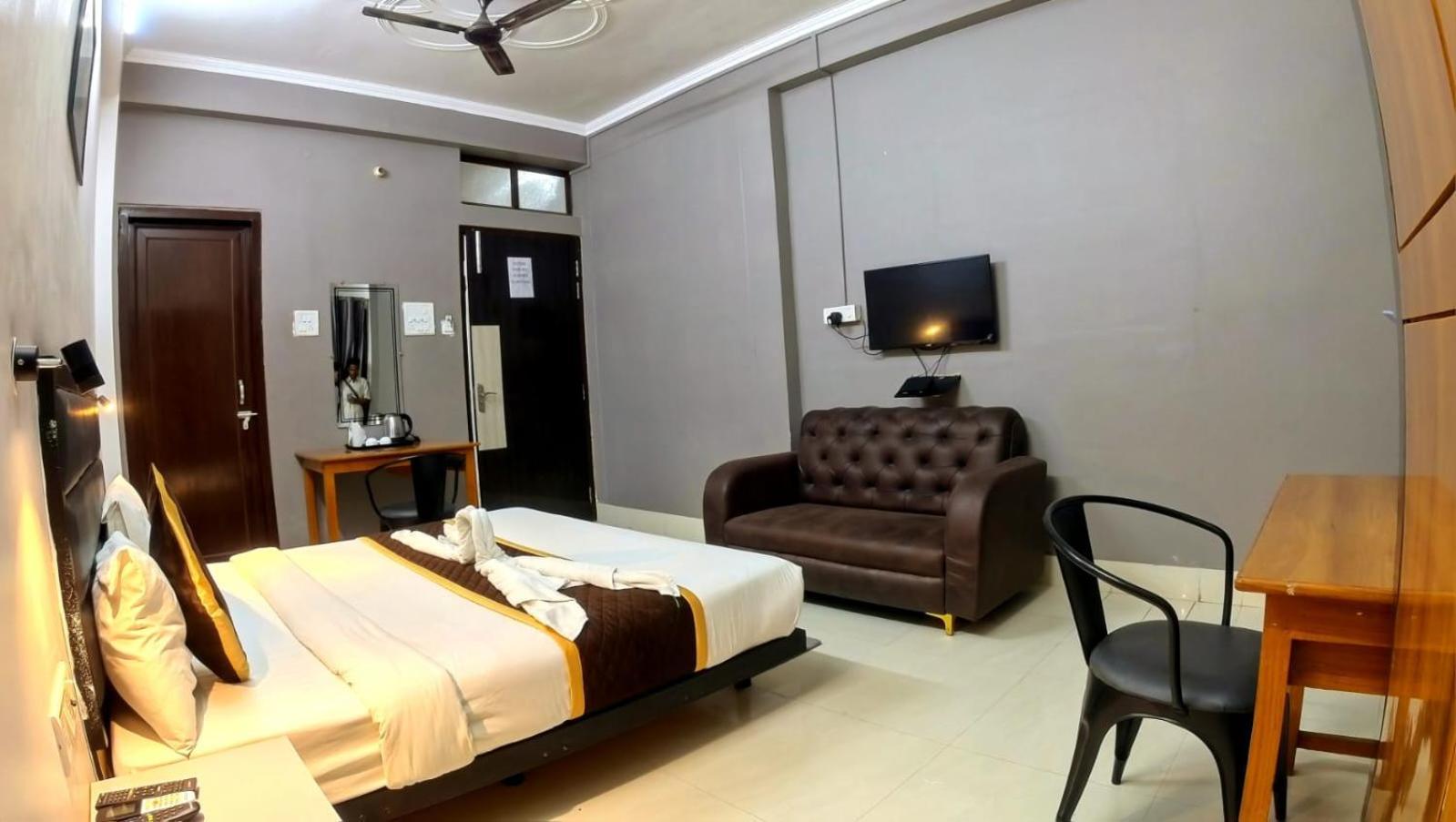 Holidayy Inn Allāhābād Junction 外观 照片