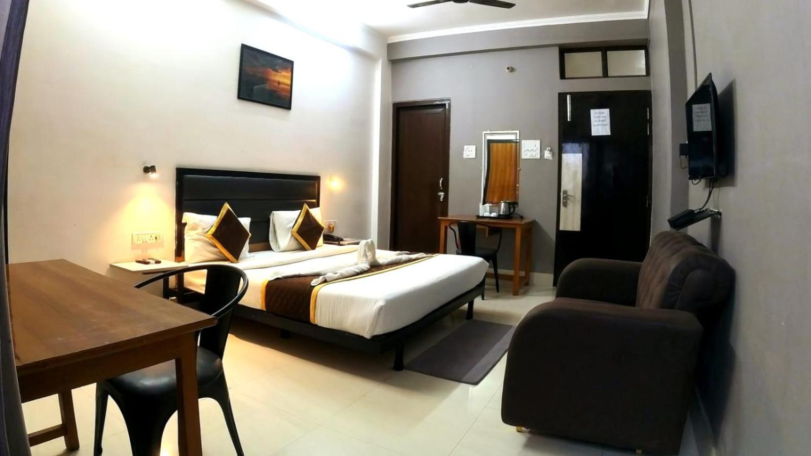 Holidayy Inn Allāhābād Junction 外观 照片