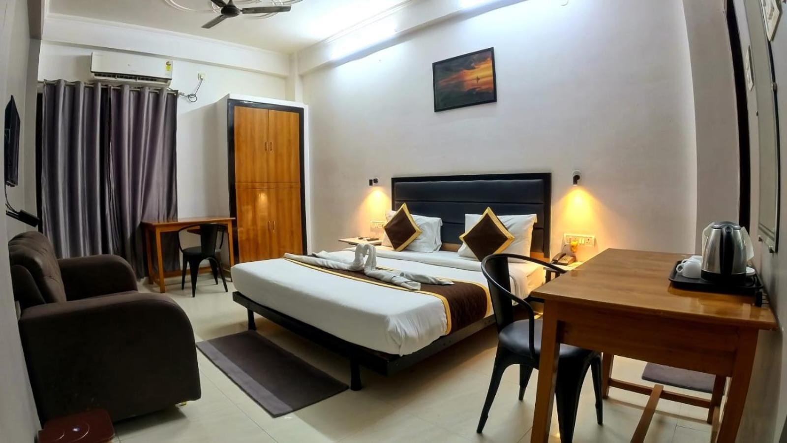 Holidayy Inn Allāhābād Junction 外观 照片