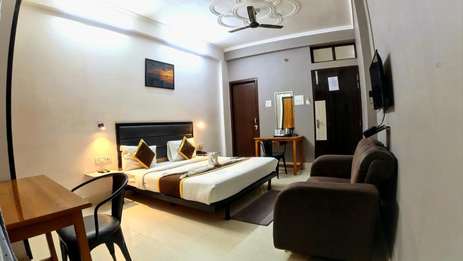 Holidayy Inn Allāhābād Junction 外观 照片