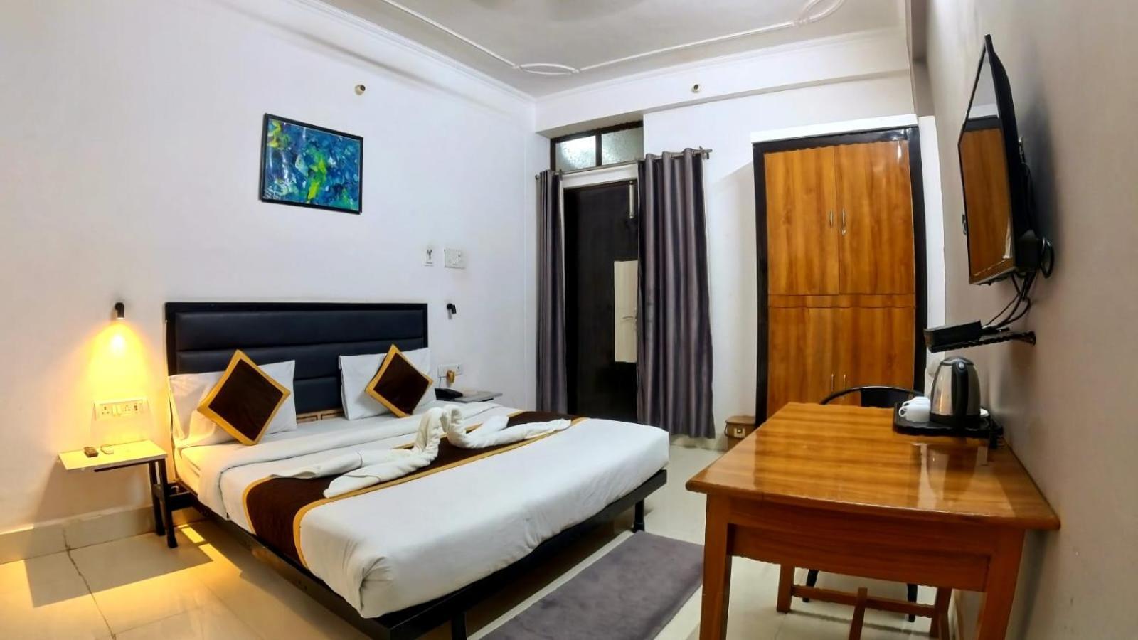 Holidayy Inn Allāhābād Junction 外观 照片