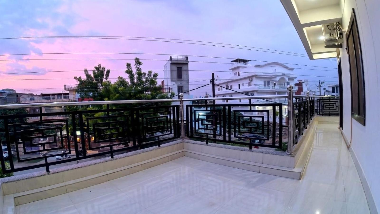 Holidayy Inn Allāhābād Junction 外观 照片