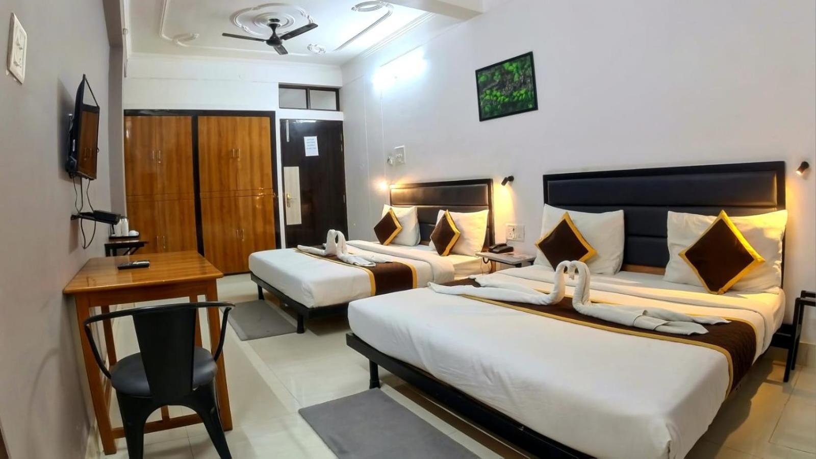 Holidayy Inn Allāhābād Junction 外观 照片