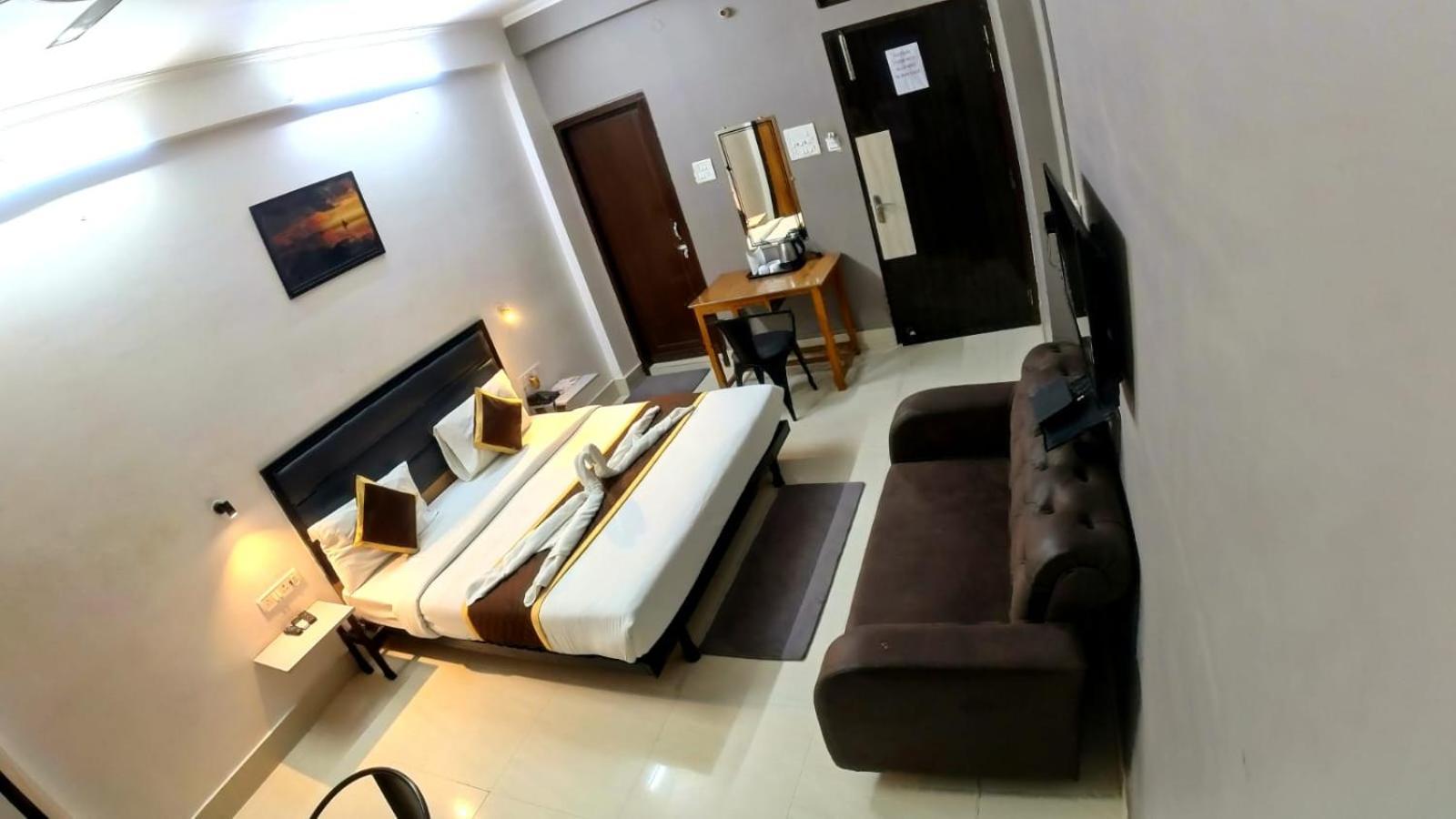 Holidayy Inn Allāhābād Junction 外观 照片