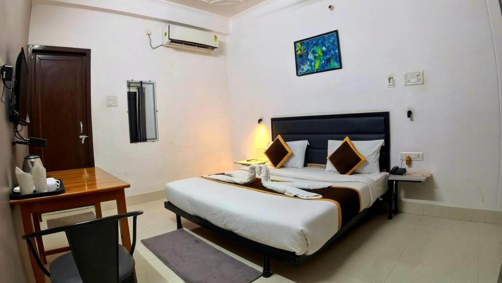 Holidayy Inn Allāhābād Junction 外观 照片